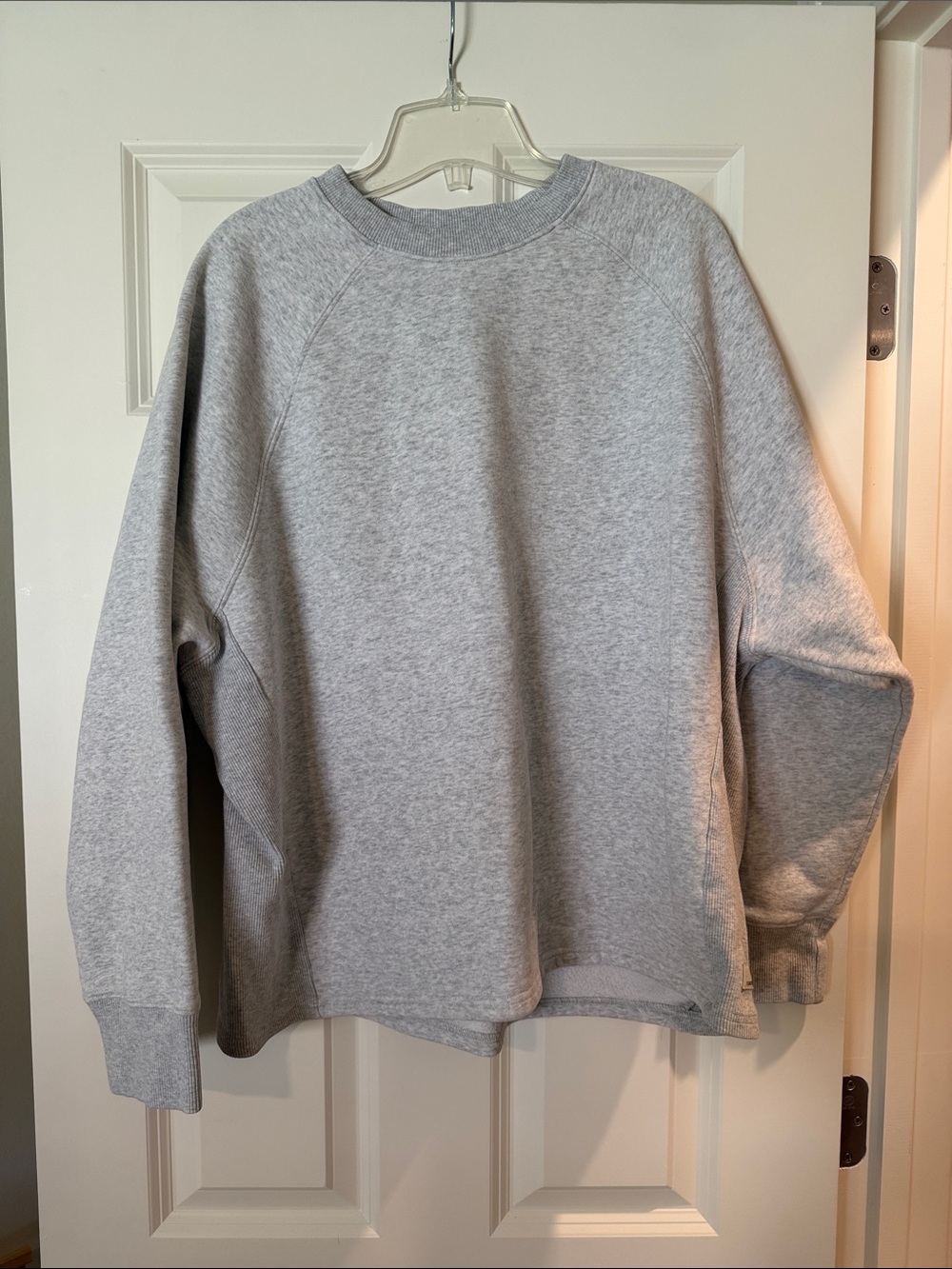 Vuori Women’s Oversized Heather Gray Crewneck Sweatshirt